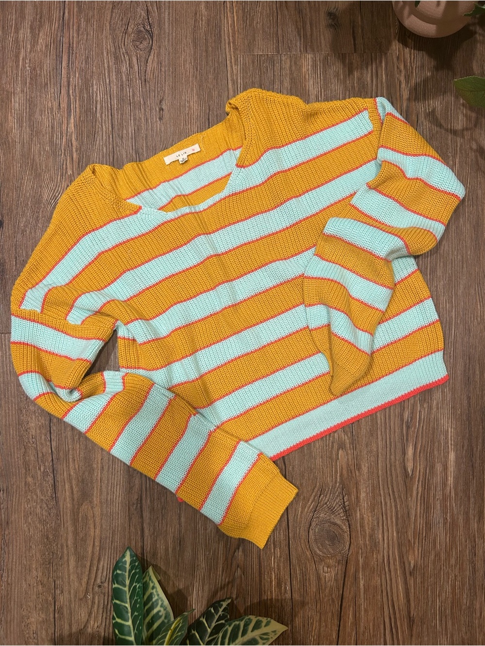 Le Lis-BUCKLE (M) Knit Sweater